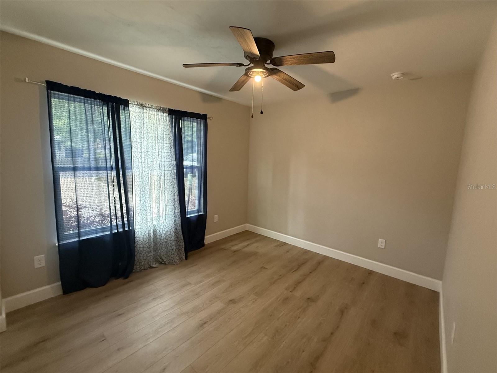 Image 7 of 18 For 13323 157th Avenue