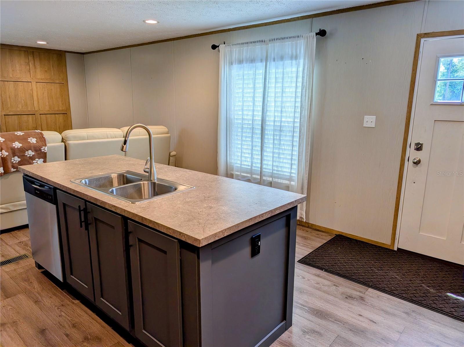 Image 11 of 49 For 14421 214th Terrace