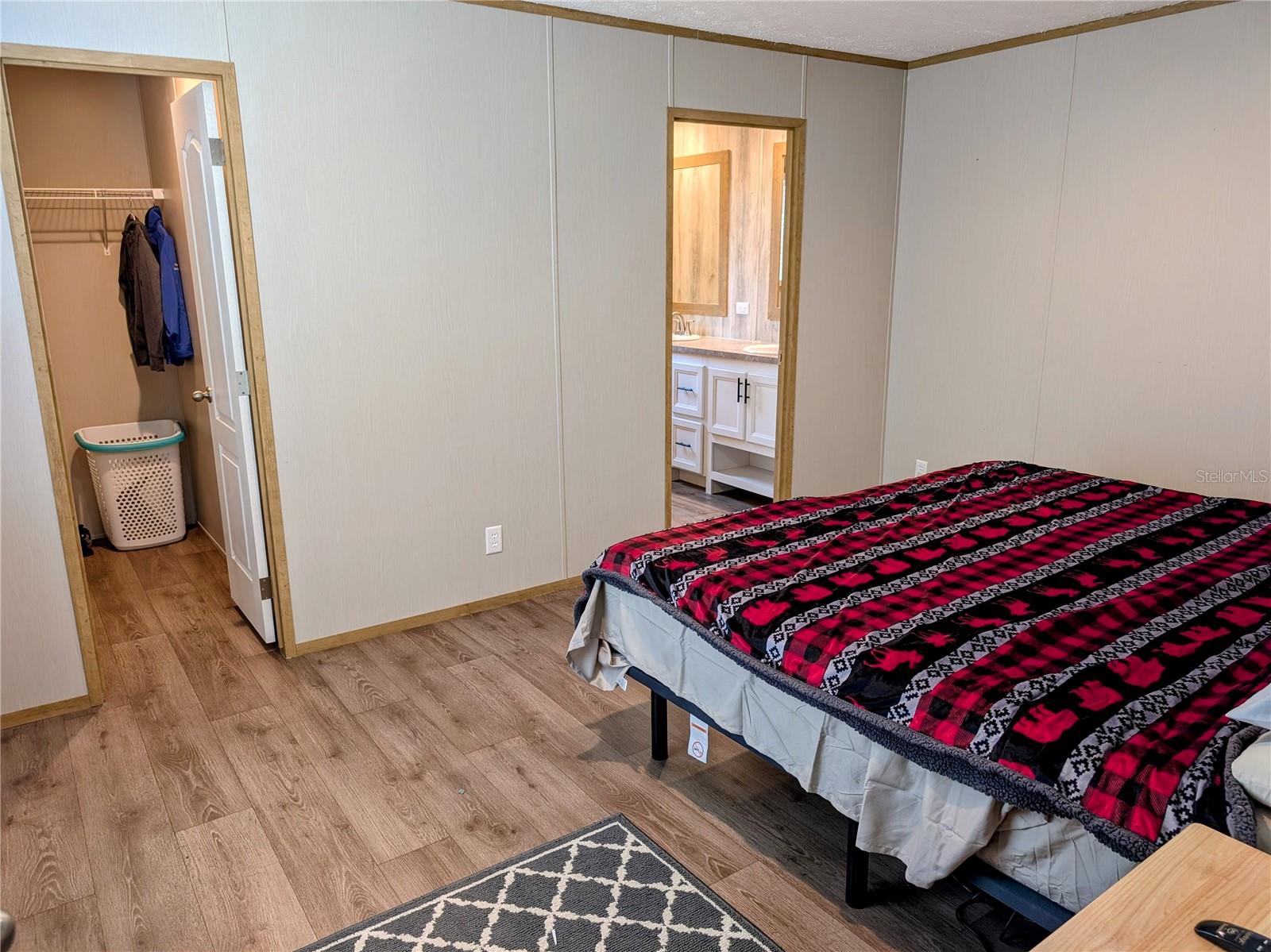 Image 17 of 49 For 14421 214th Terrace