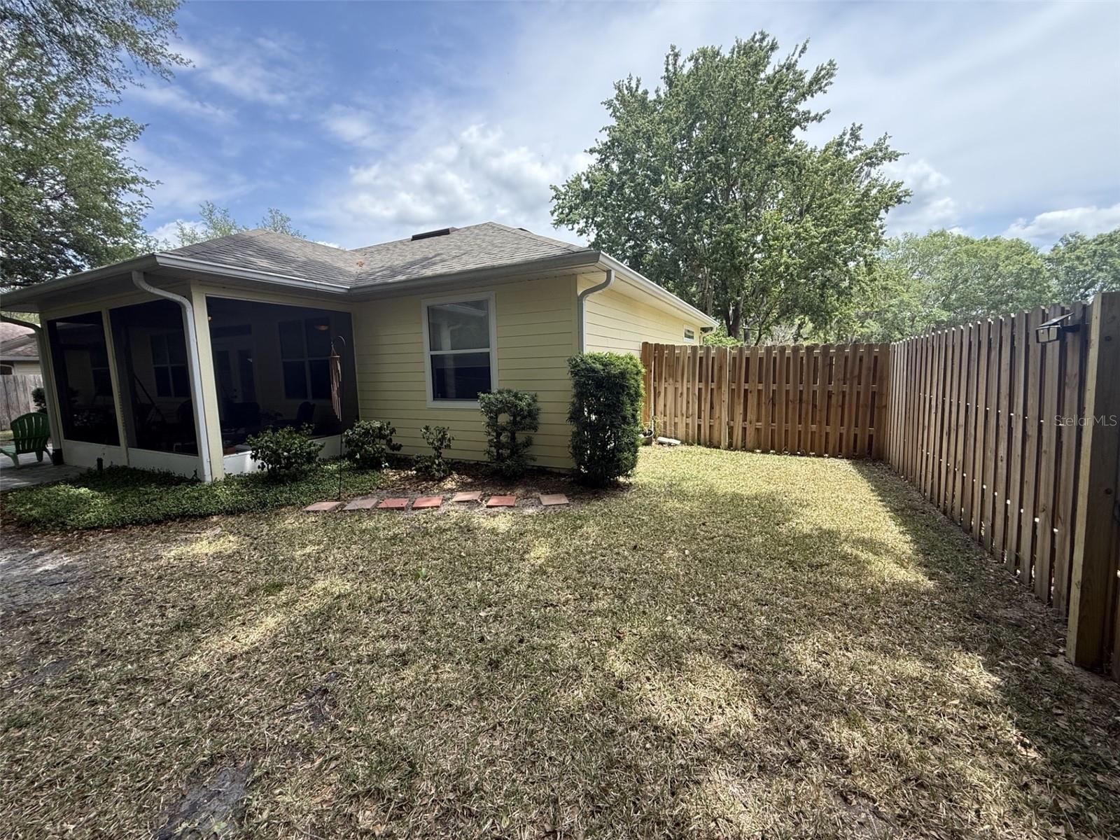 Image 17 of 23 For 11570 74th Terrace