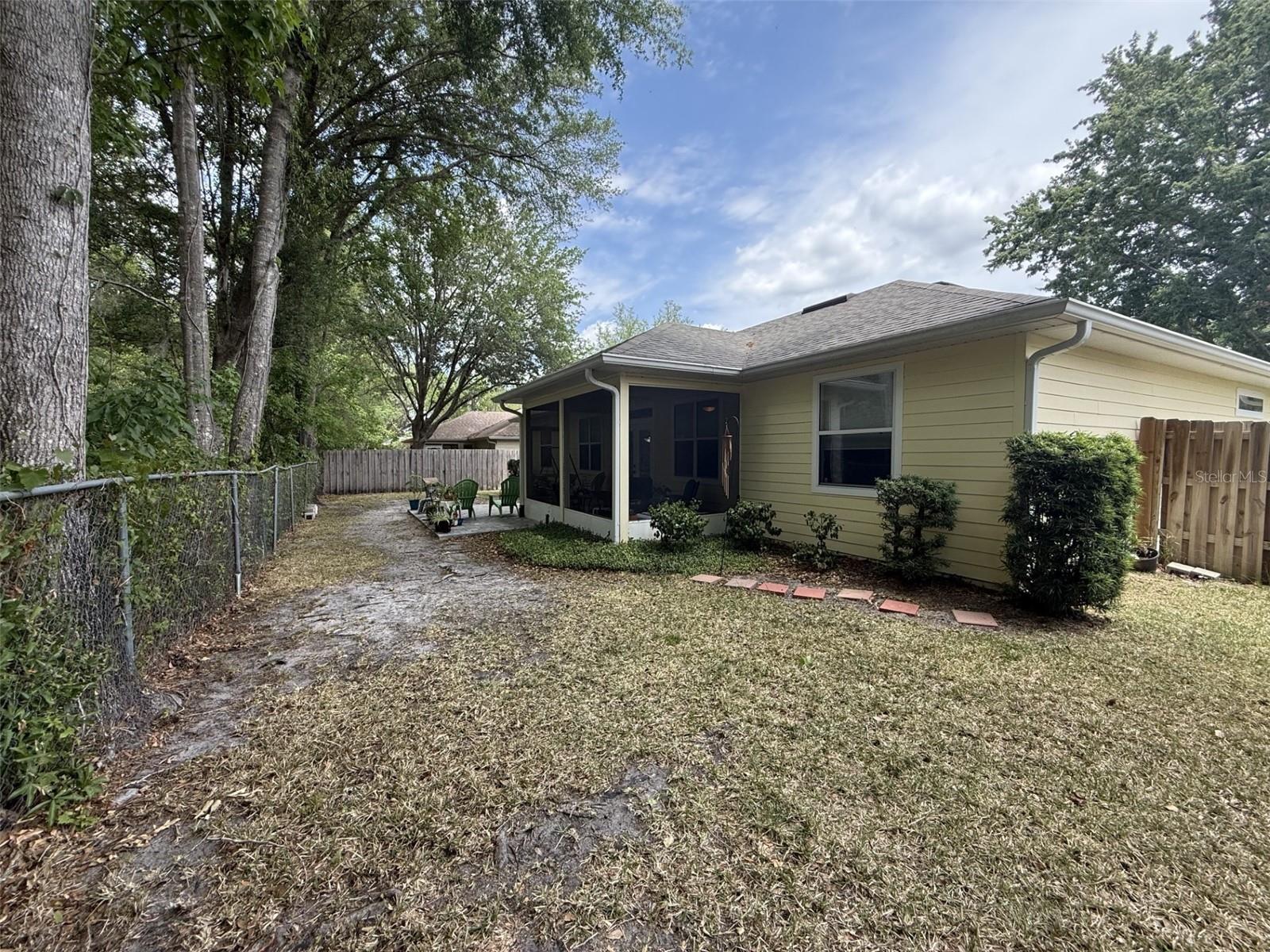 Image 18 of 23 For 11570 74th Terrace