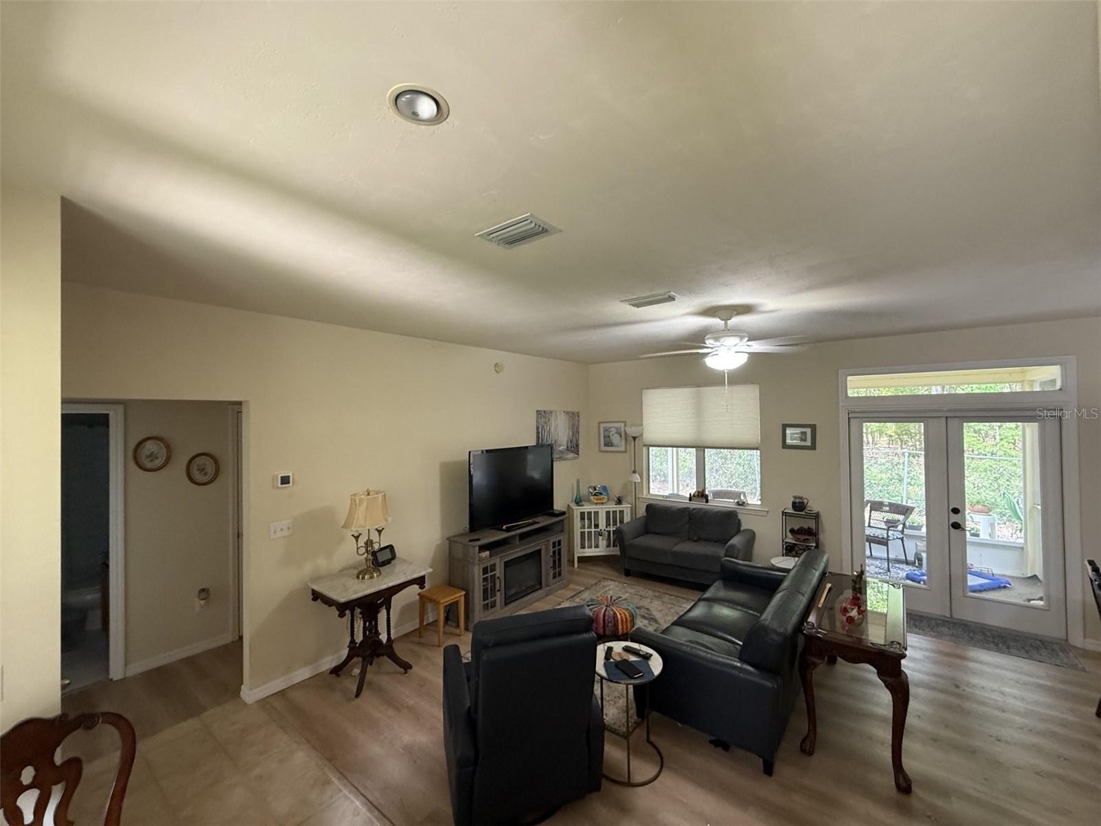 Image 6 of 23 For 11570 74th Terrace