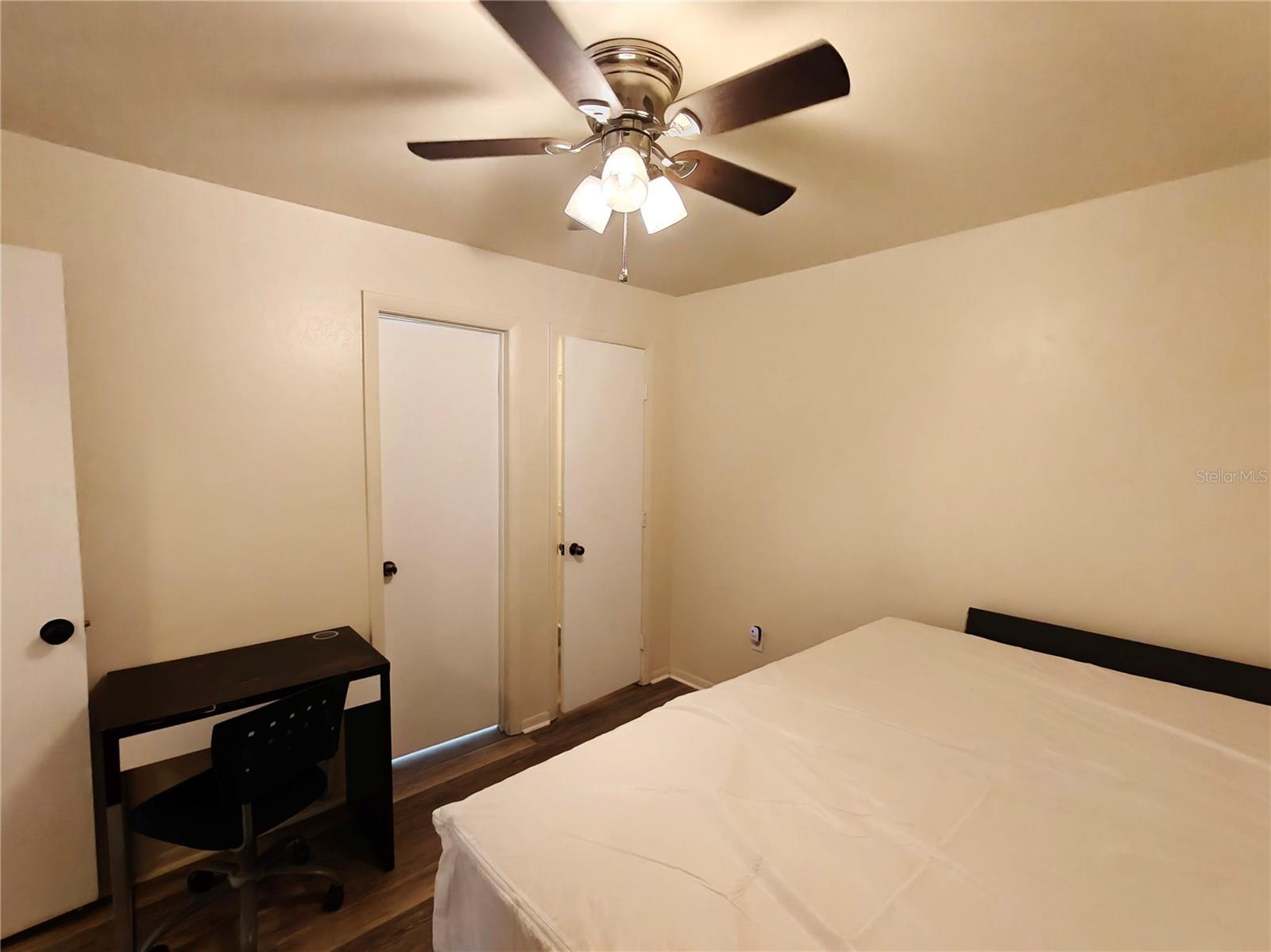 Image 11 of 17 For 4000 23rd Street 5-207 Room