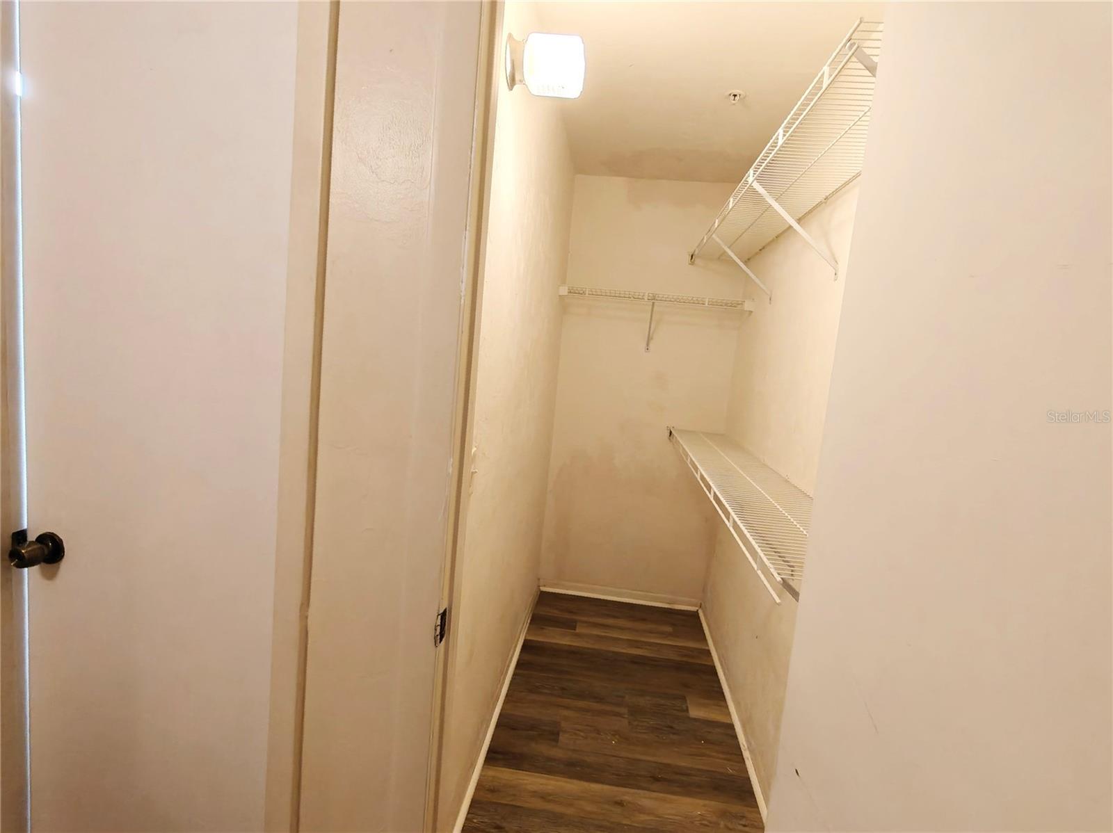 Image 13 of 17 For 4000 23rd Street 5-207 Room