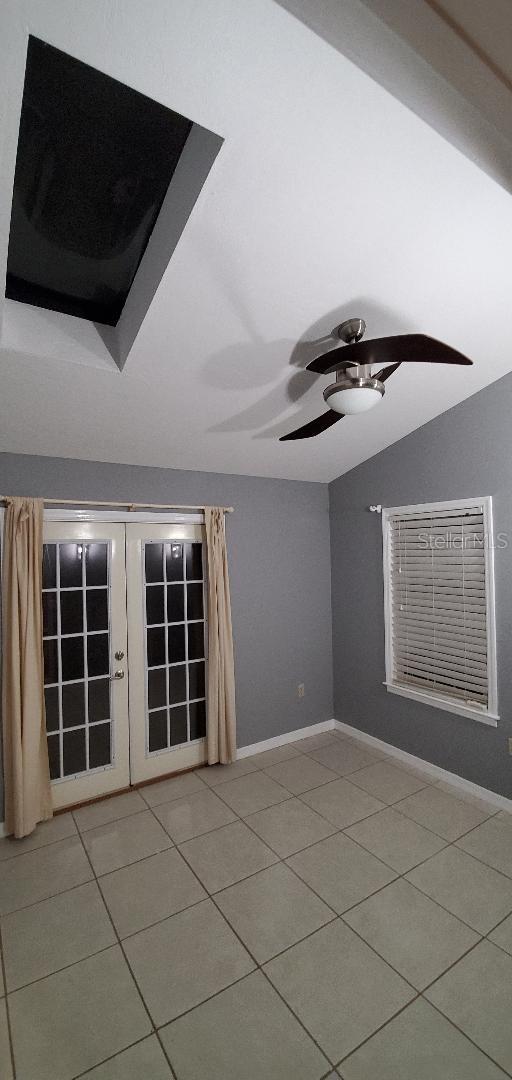 Image 12 of 16 For 5201 86 Terrace