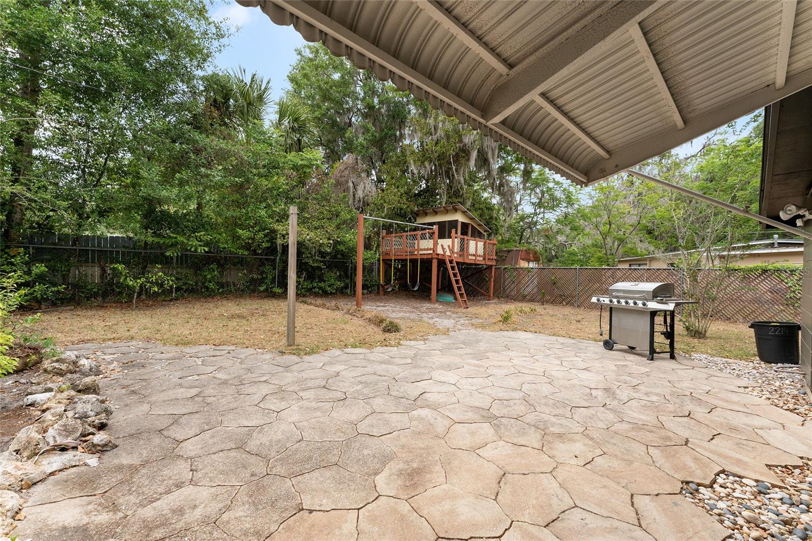 Image 15 of 23 For 2214 7th Terrace