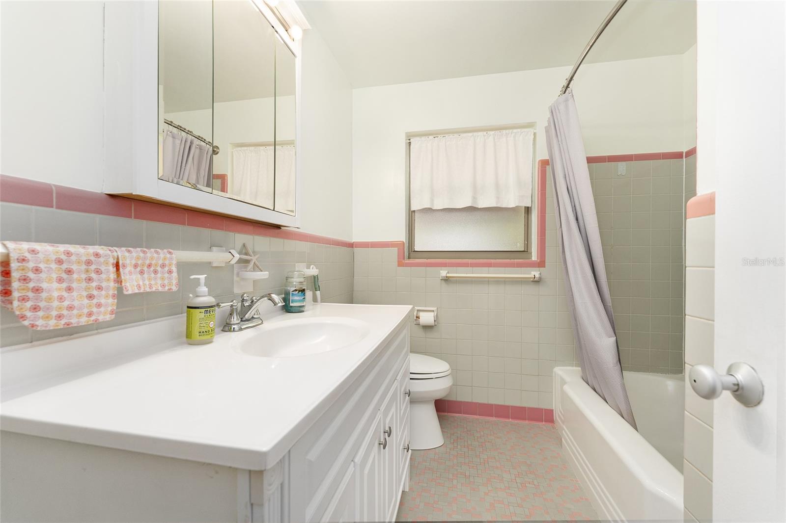 Image 18 of 23 For 2214 7th Terrace