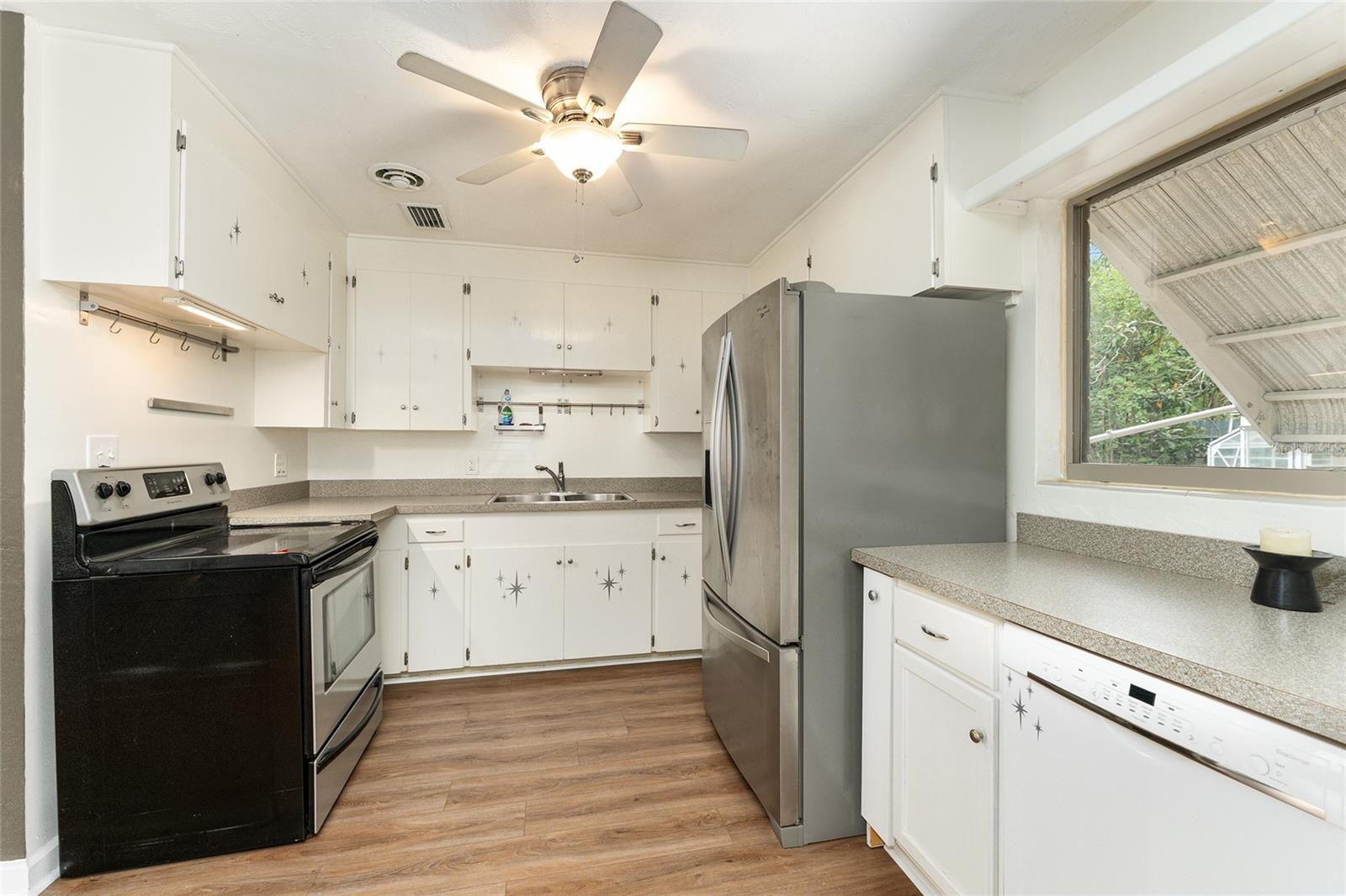 Image 6 of 23 For 2214 7th Terrace