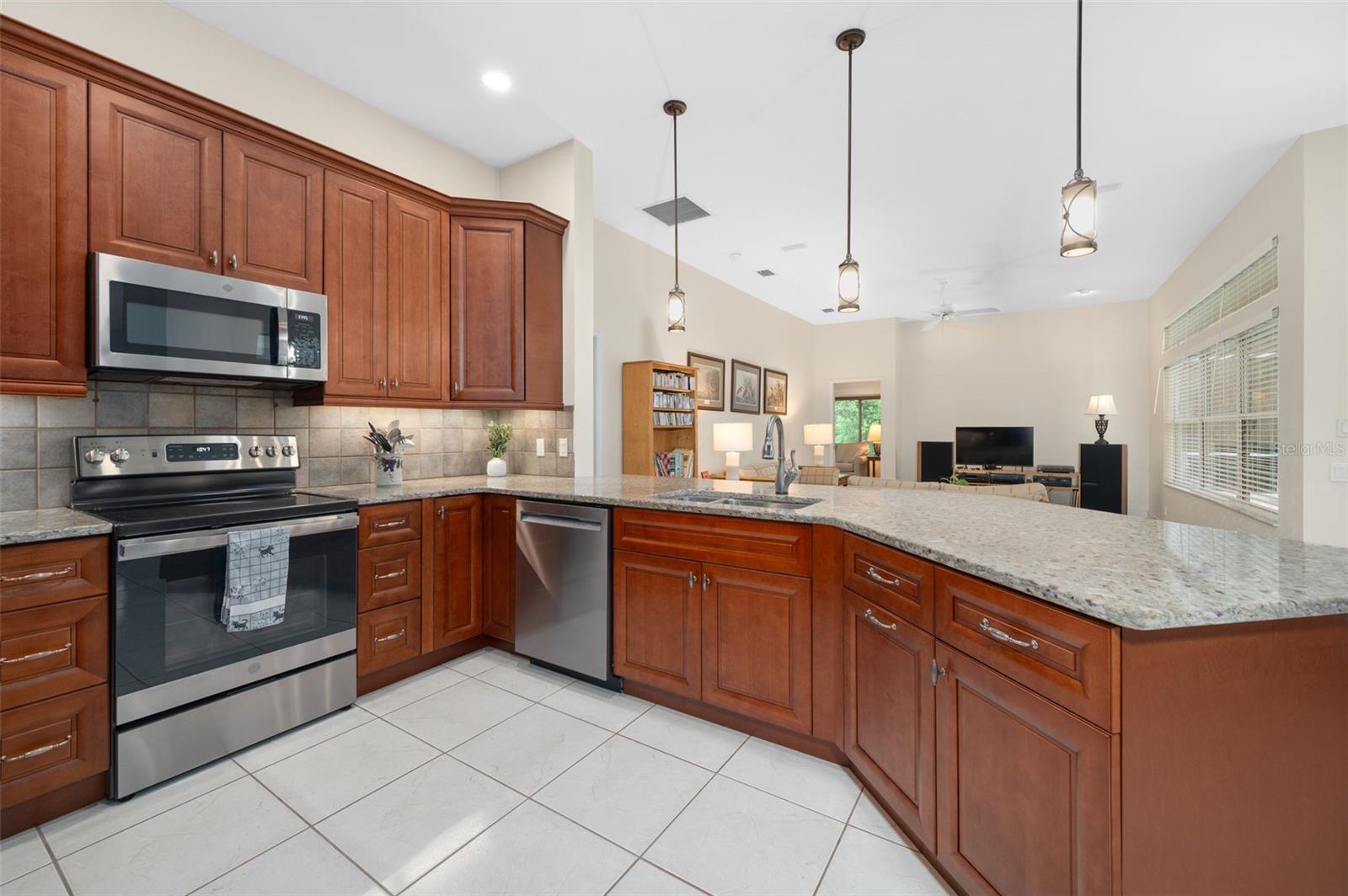 Image 4 of 33 For 9325 35th Lane