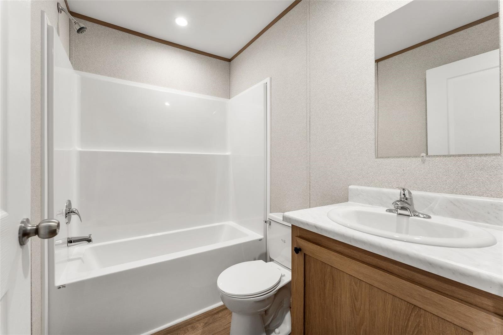 Image 12 of 22 For 1051 129 Avenue