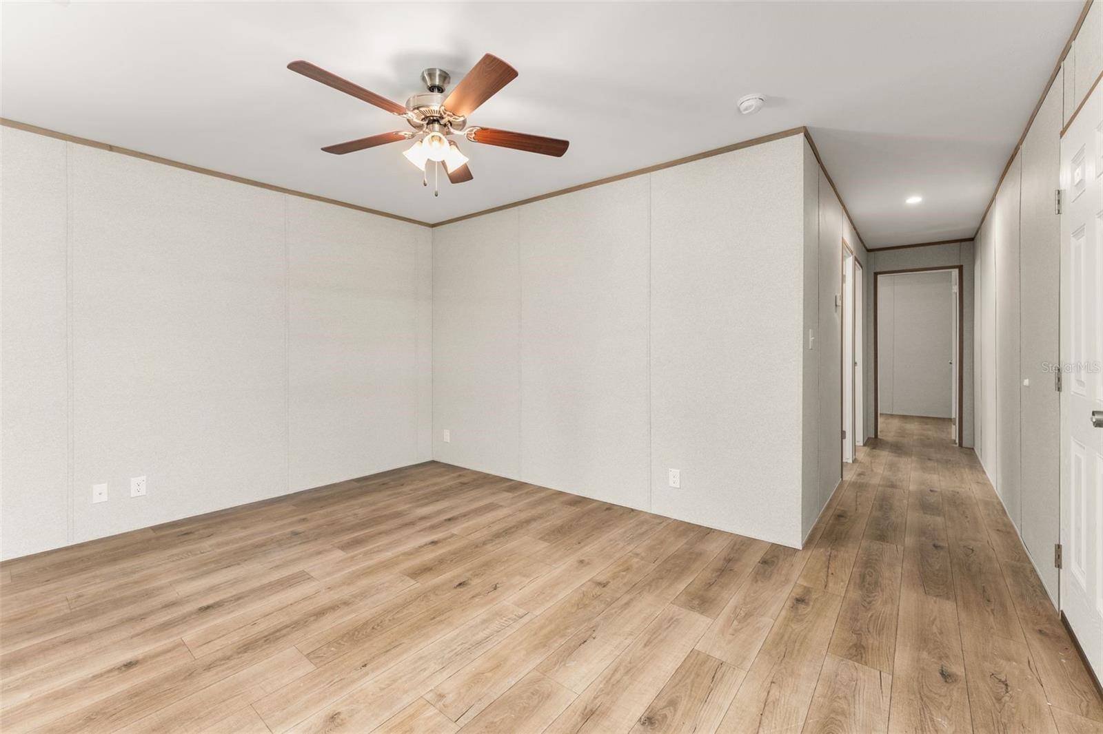 Image 14 of 22 For 1051 129 Avenue
