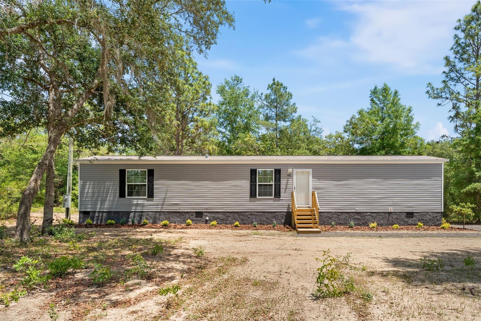 Image 3 of 22 For 1051 129 Avenue
