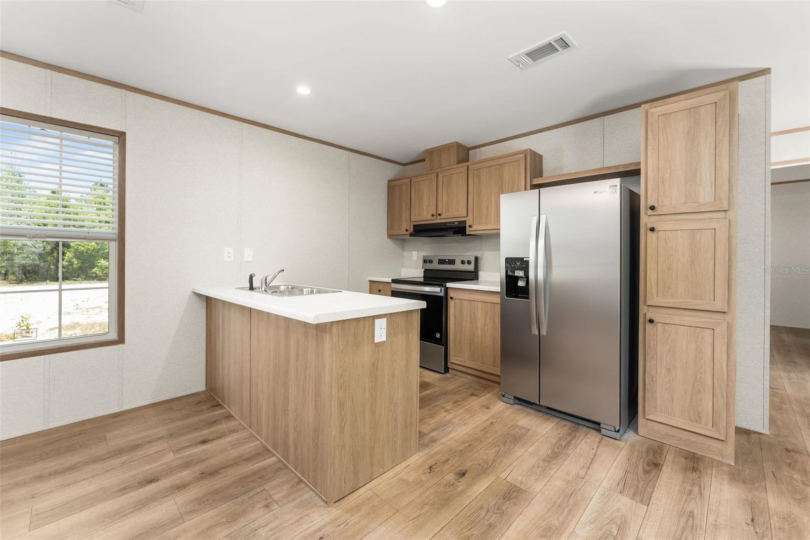 Image 8 of 22 For 1051 129 Avenue