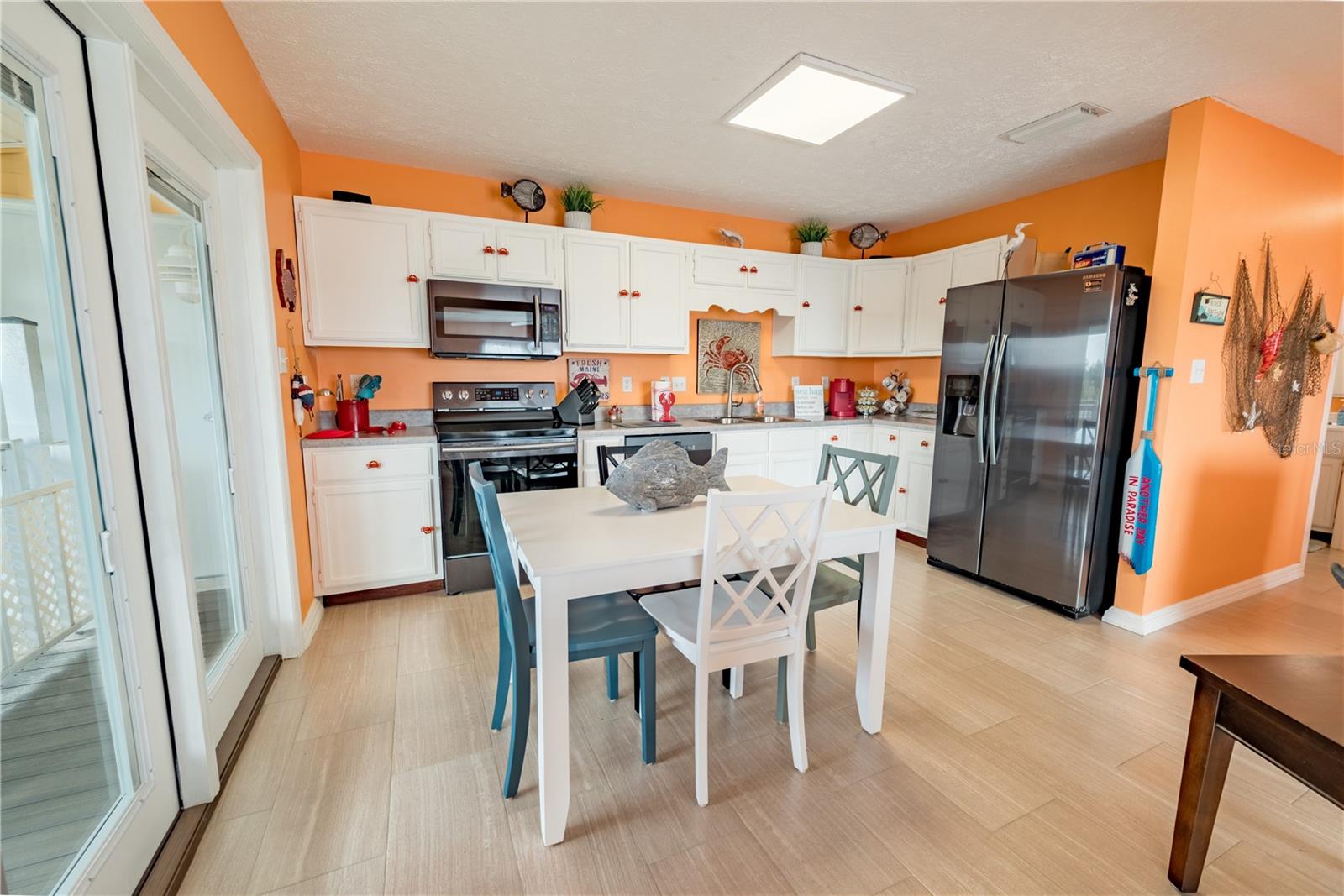 Listing photo id 10 for 200-202 205th Street