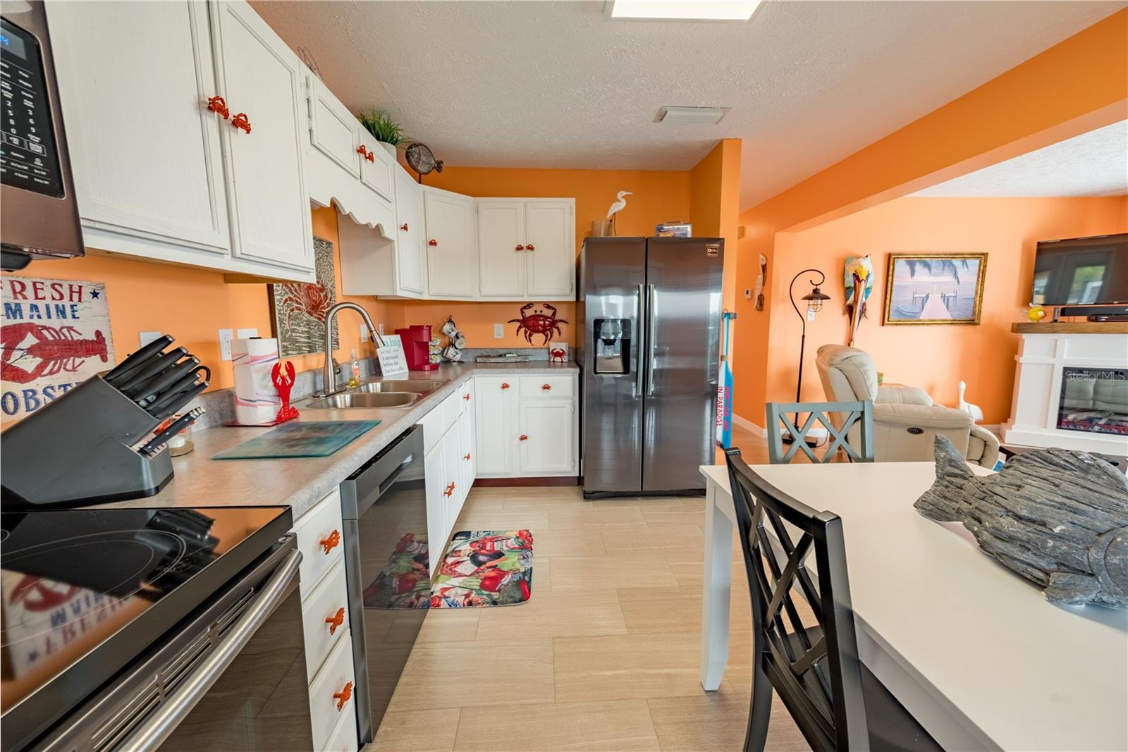 Listing photo id 11 for 200-202 205th Street