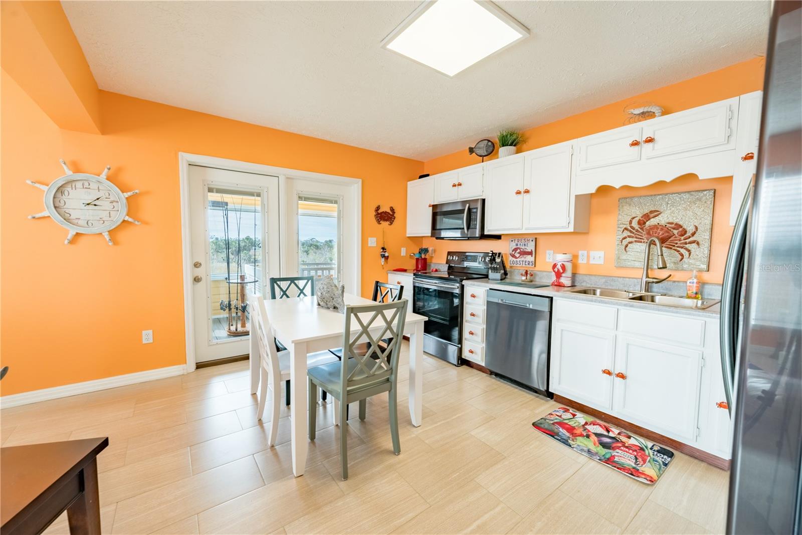 Listing photo id 12 for 200-202 205th Street