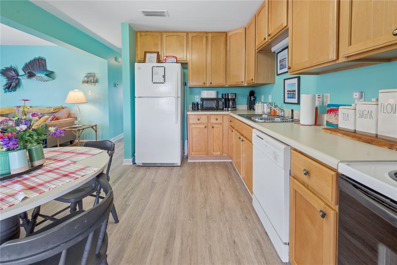Listing photo id 29 for 200-202 205th Street
