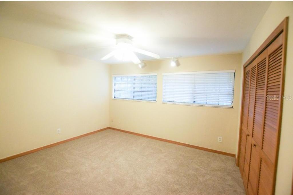 Image 12 of 37 For 900 62nd Boulevard D23