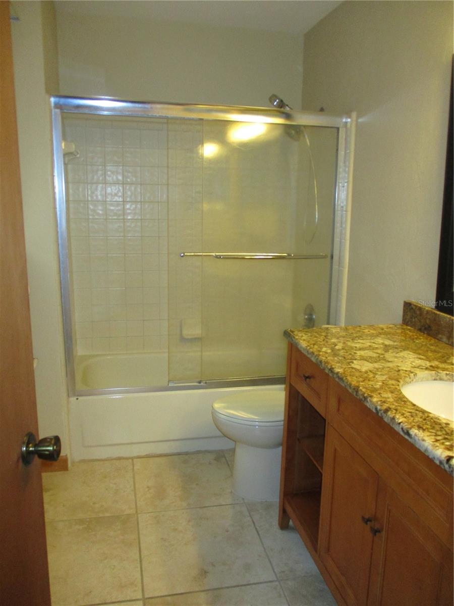 Image 15 of 37 For 900 62nd Boulevard D23