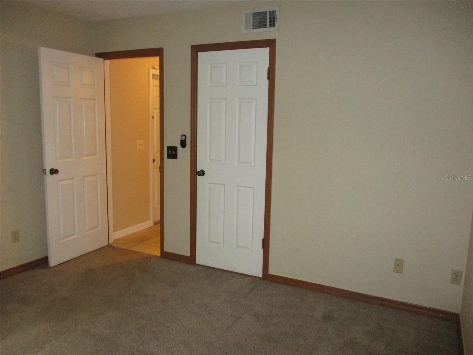 Image 23 of 37 For 900 62nd Boulevard D23