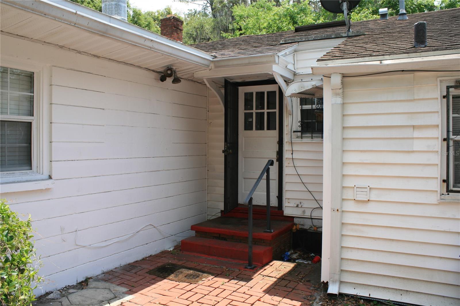 Image 3 of 9 For 1822 6th Avenue
