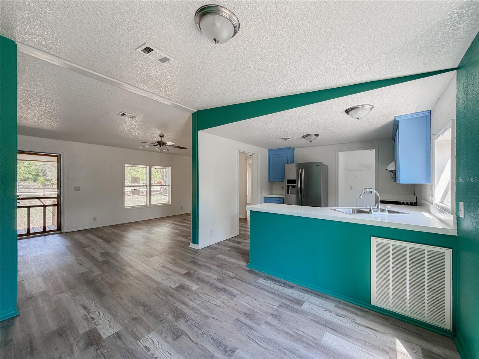 Image 19 of 34 For 9590 78th Lane