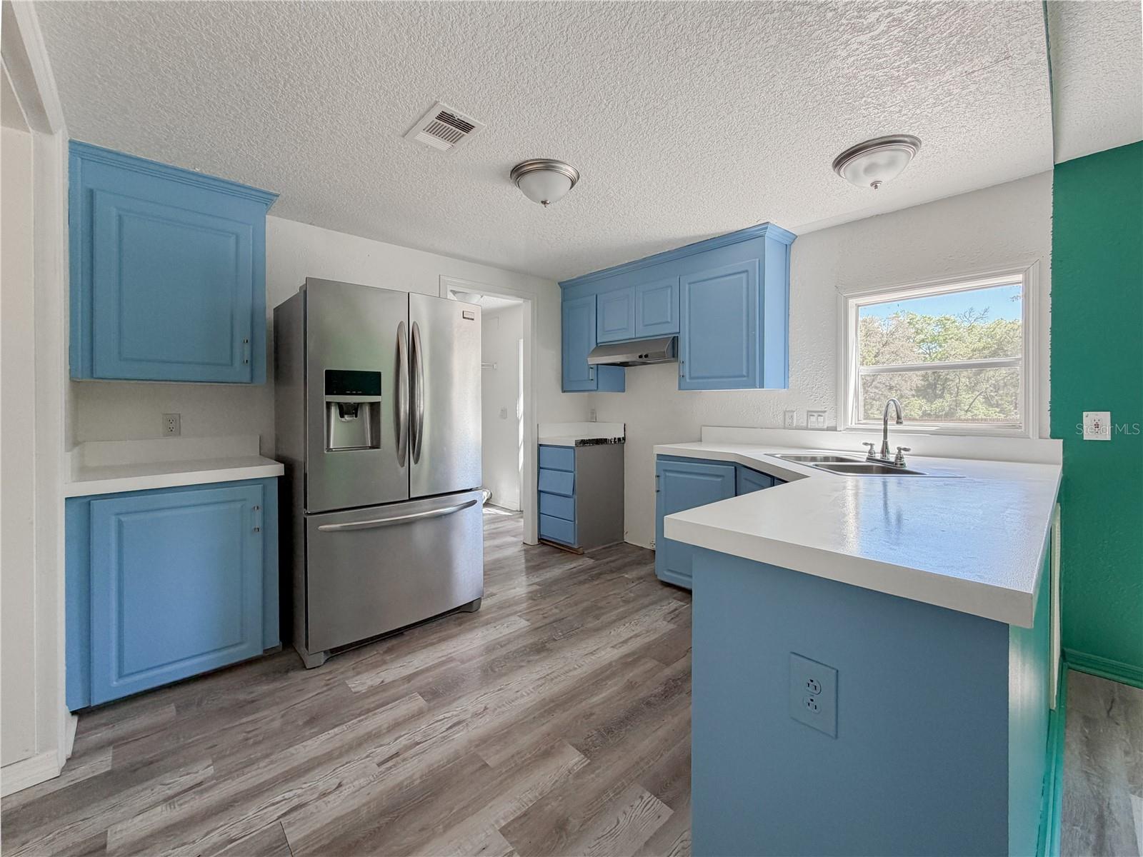 Image 21 of 34 For 9590 78th Lane