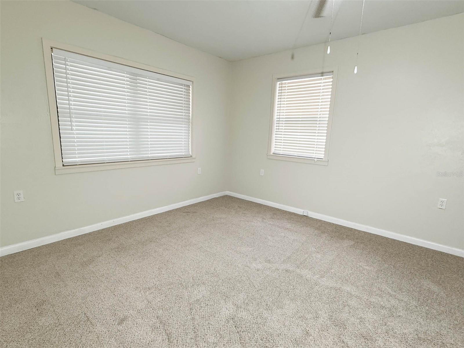 Image 6 of 30 For 22620 Hawthorne Road
