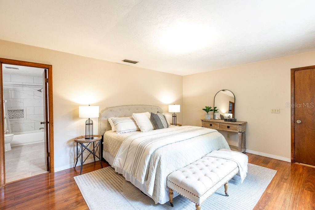 Image 17 of 43 For 2884 197th Street