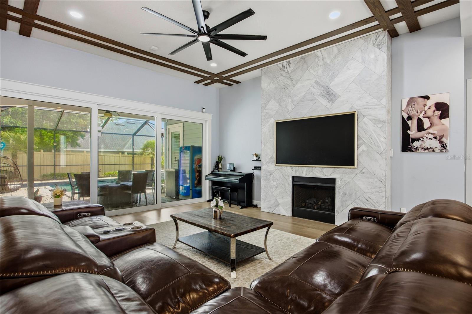 Listing photo id 14 for 4003 63rd Way