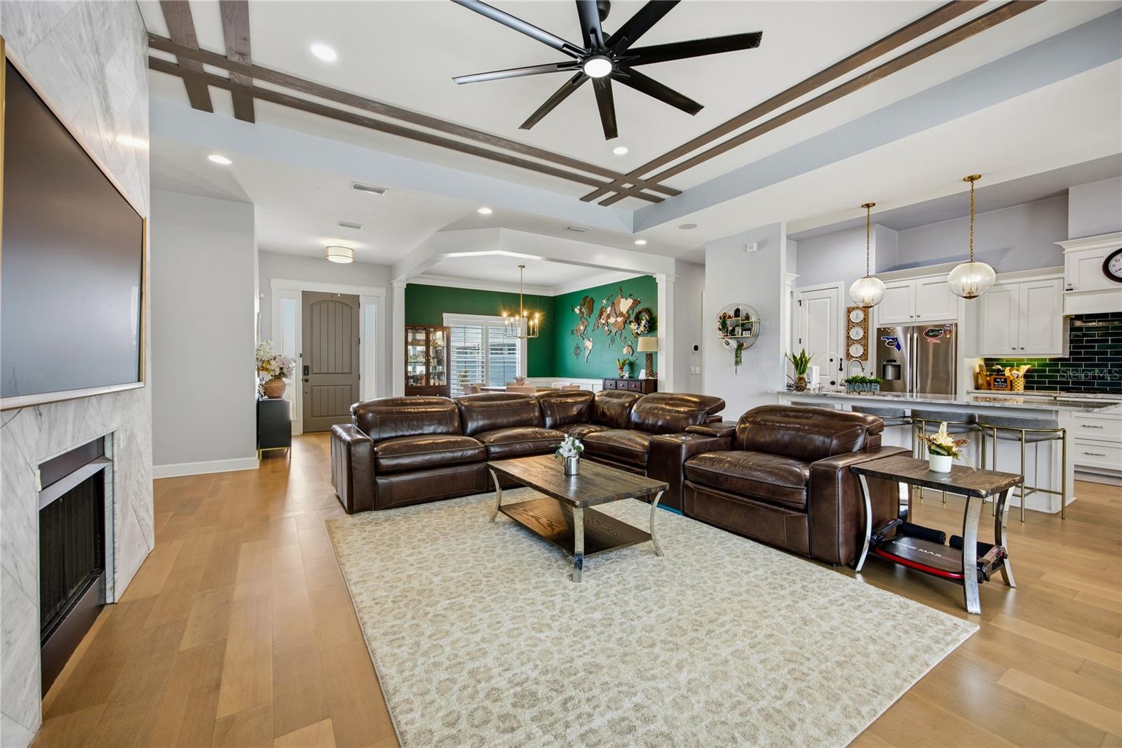 Listing photo id 15 for 4003 63rd Way