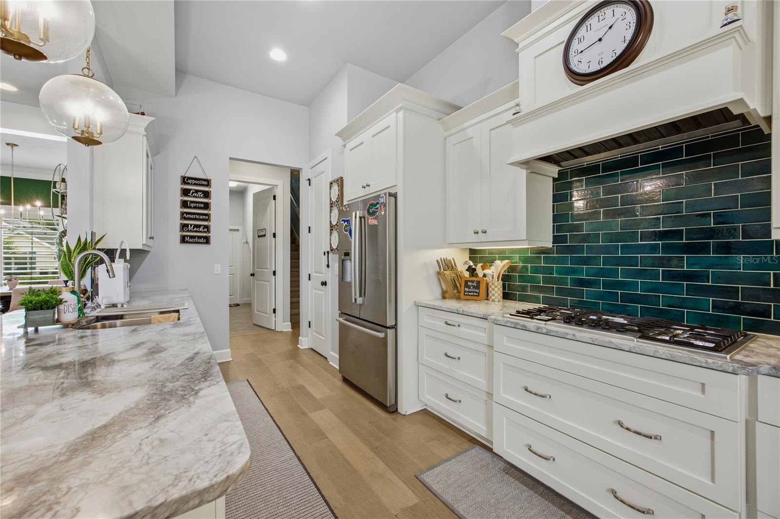 Listing photo id 19 for 4003 63rd Way