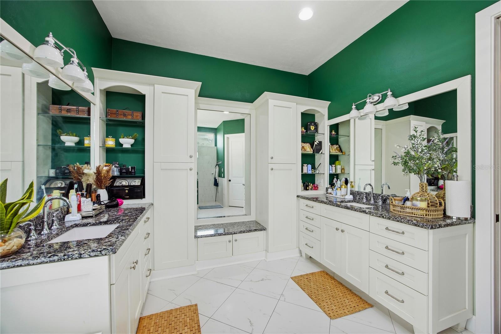 Listing photo id 28 for 4003 63rd Way