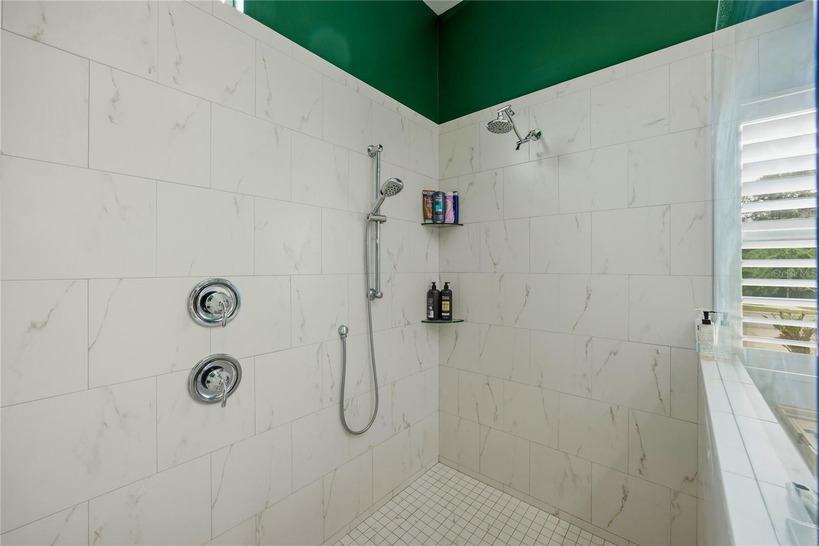 Listing photo id 31 for 4003 63rd Way