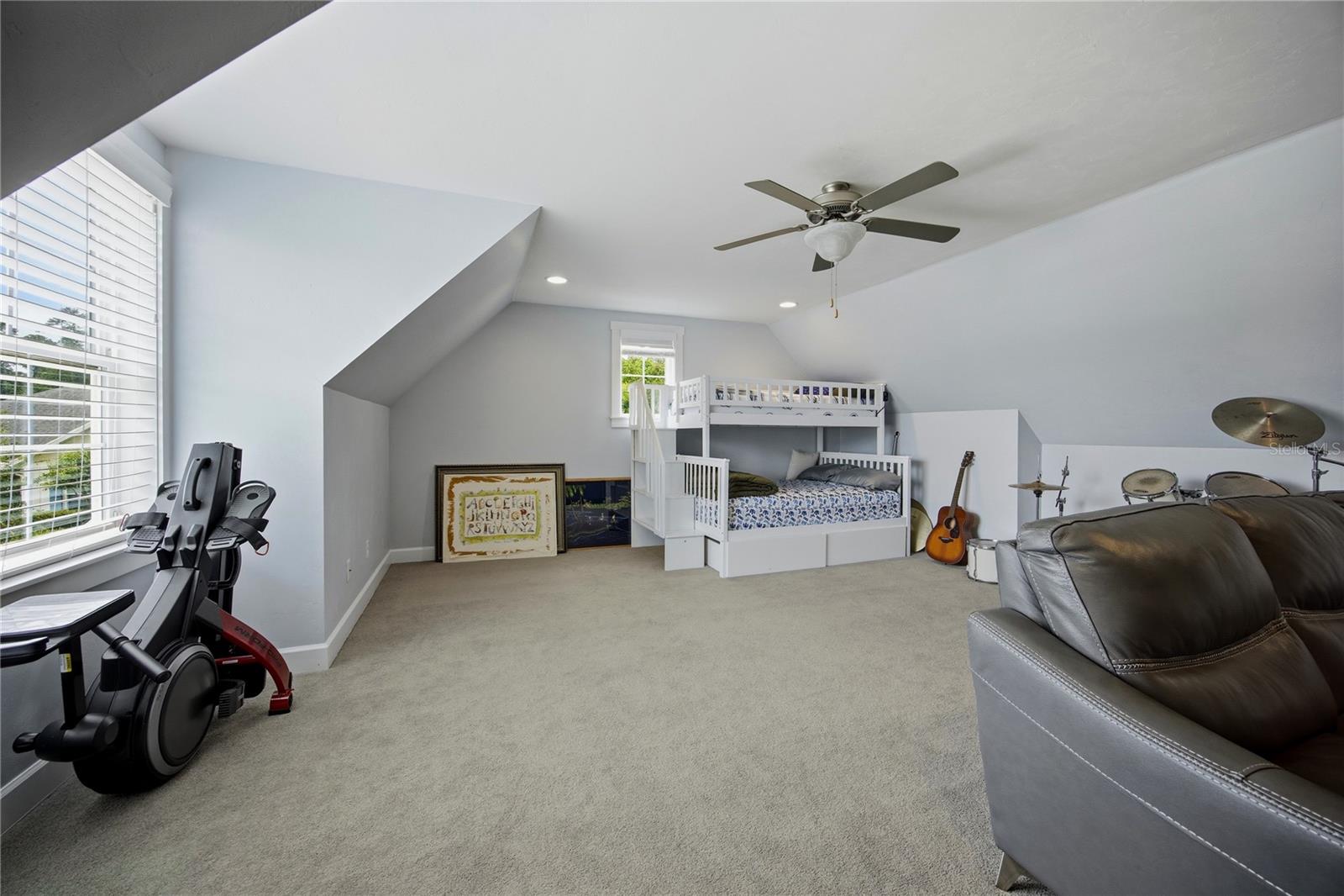 Listing photo id 38 for 4003 63rd Way