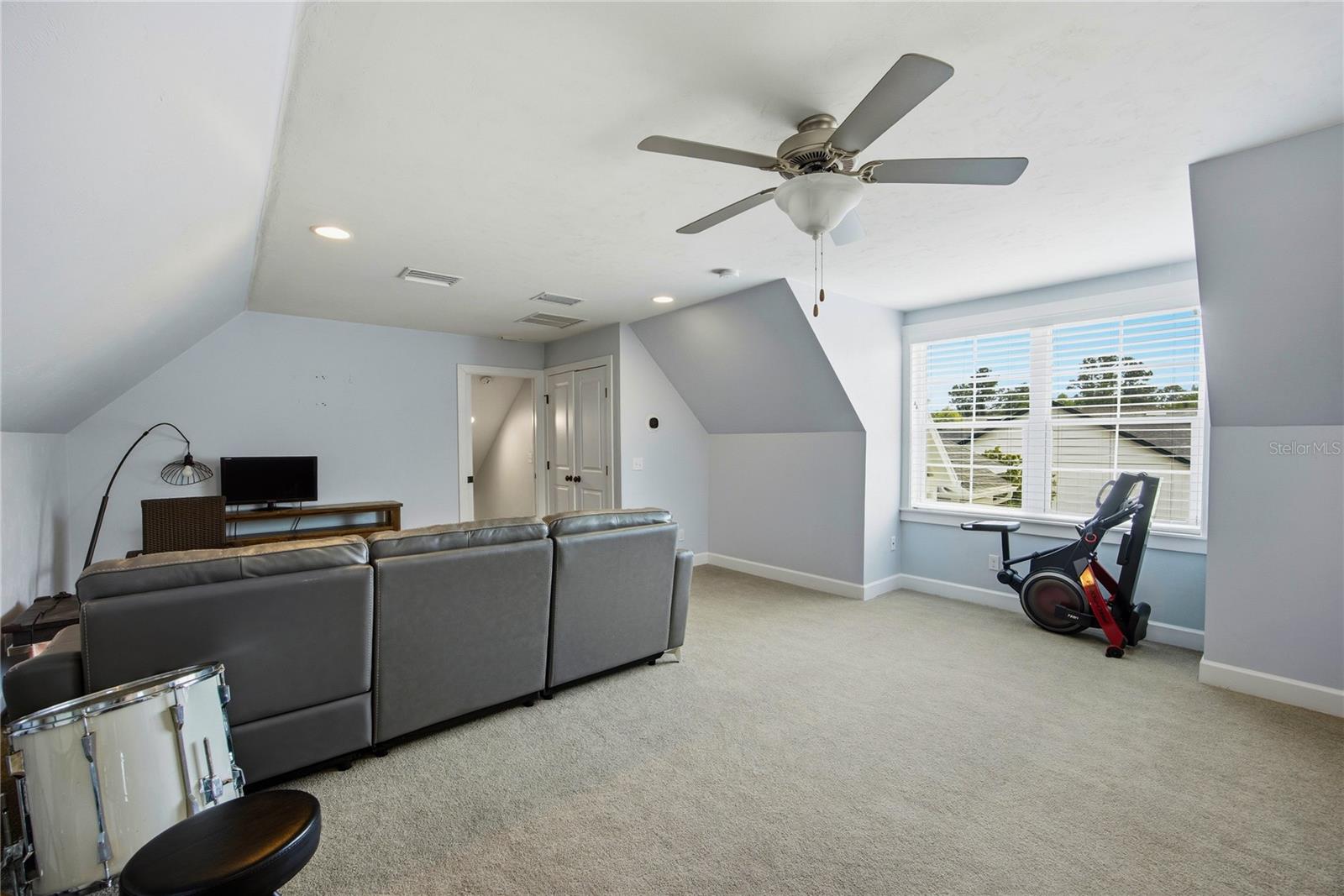 Listing photo id 40 for 4003 63rd Way