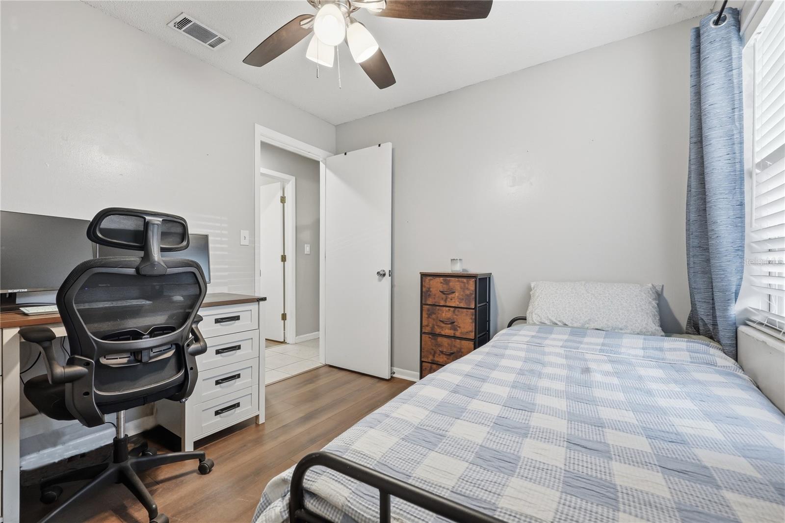 Image 18 of 24 For 4735 28th Terrace