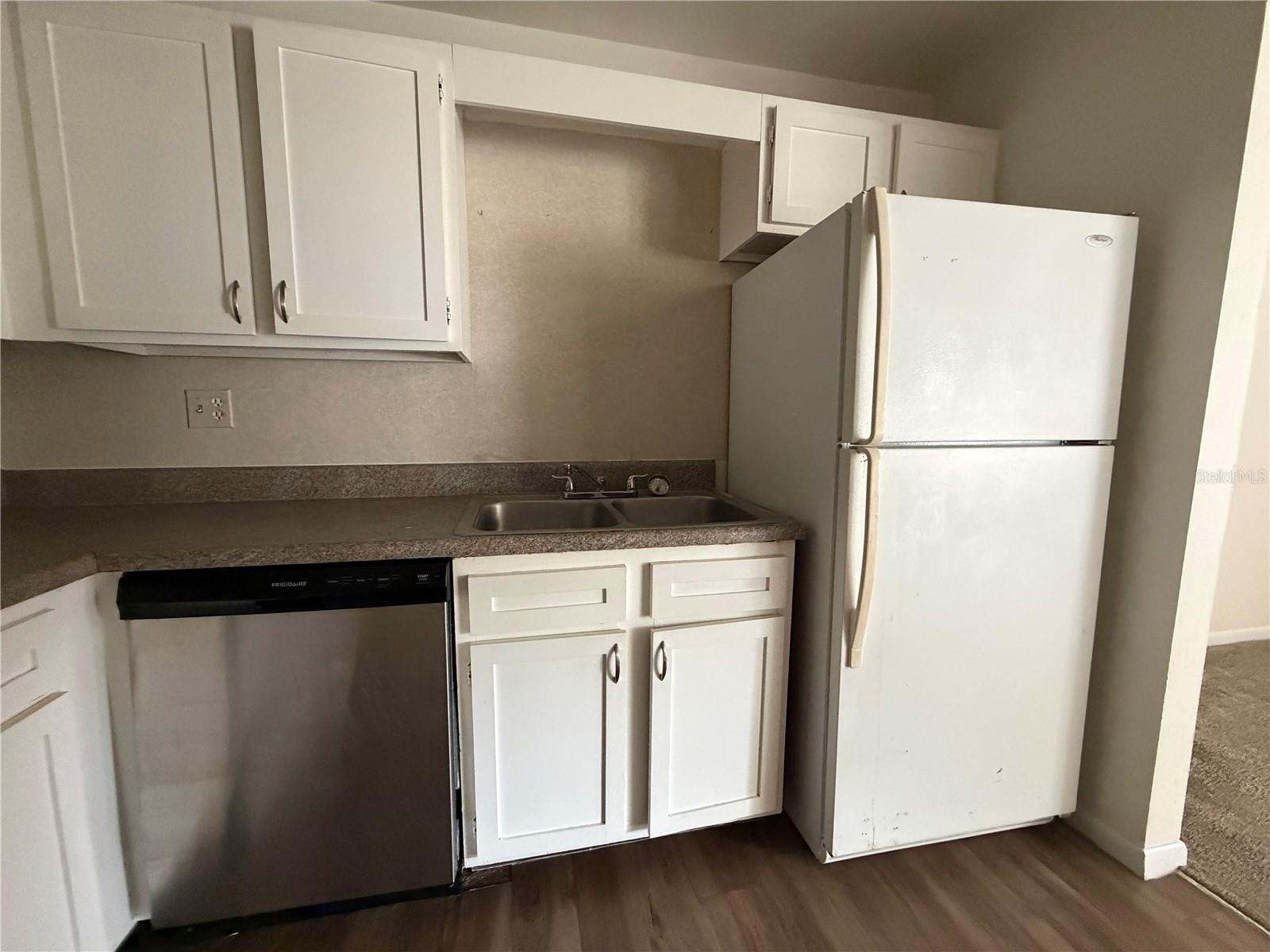 Image 11 of 14 For 3924 26 Drive 5