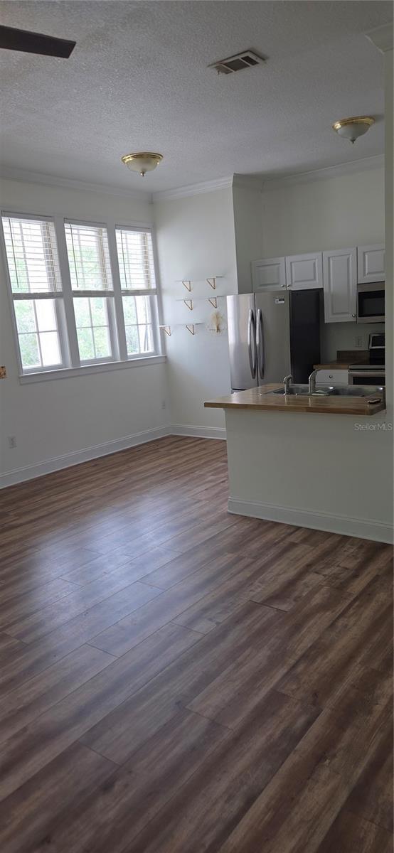 Image 6 of 17 For 5323 91st Terrace 202