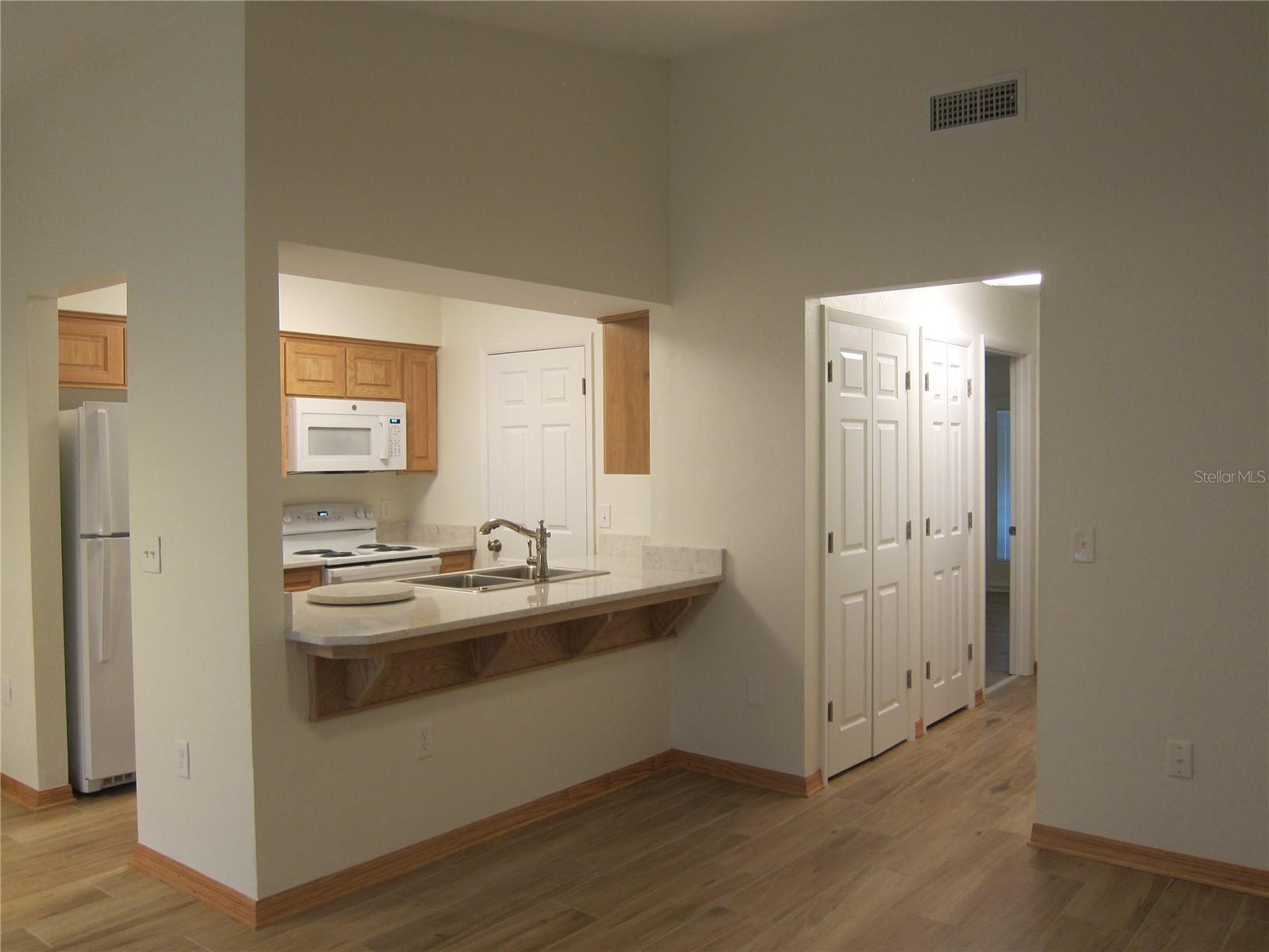Image 2 of 27 For 7023 21 Lane