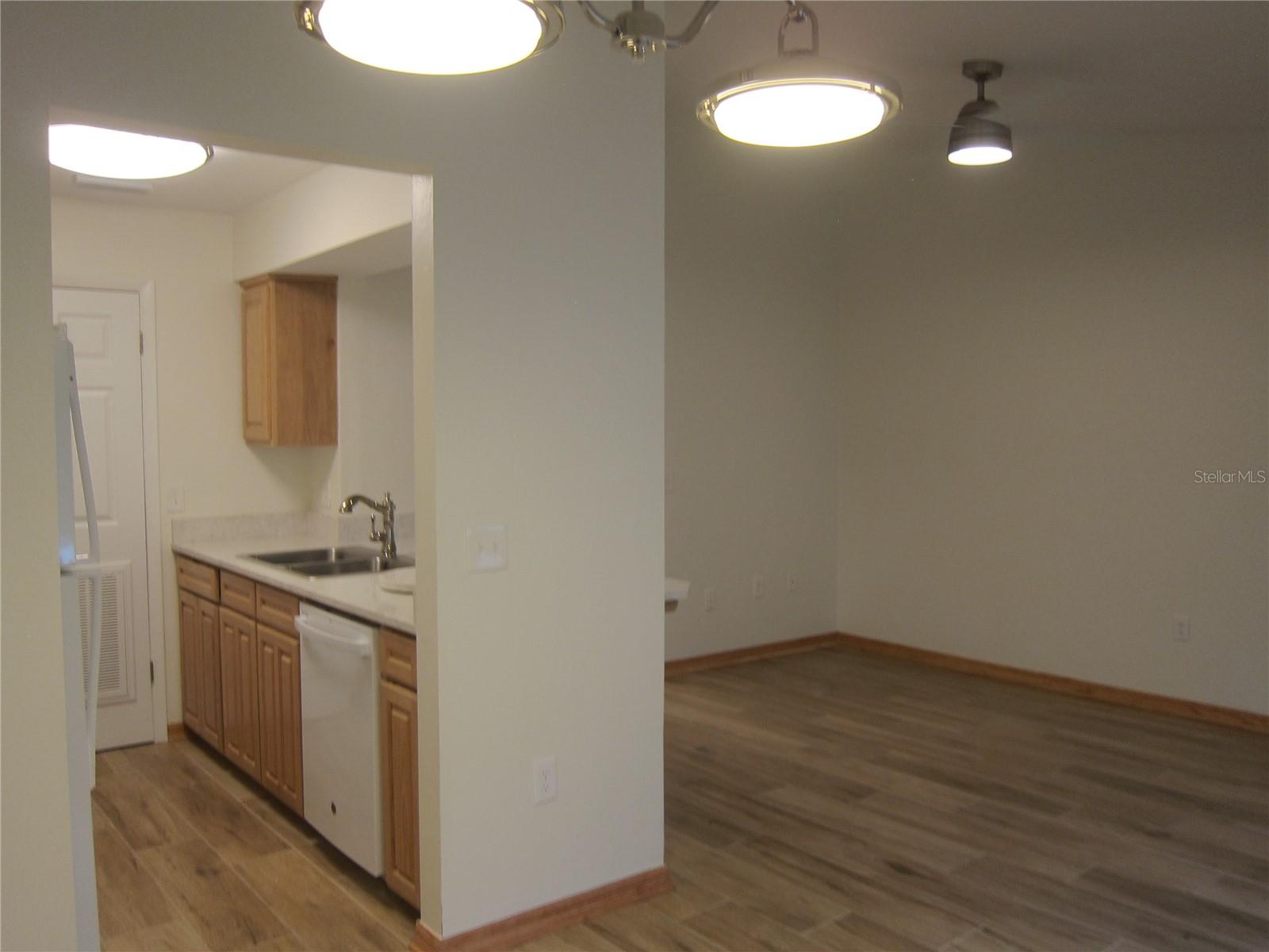 Image 3 of 27 For 7023 21 Lane
