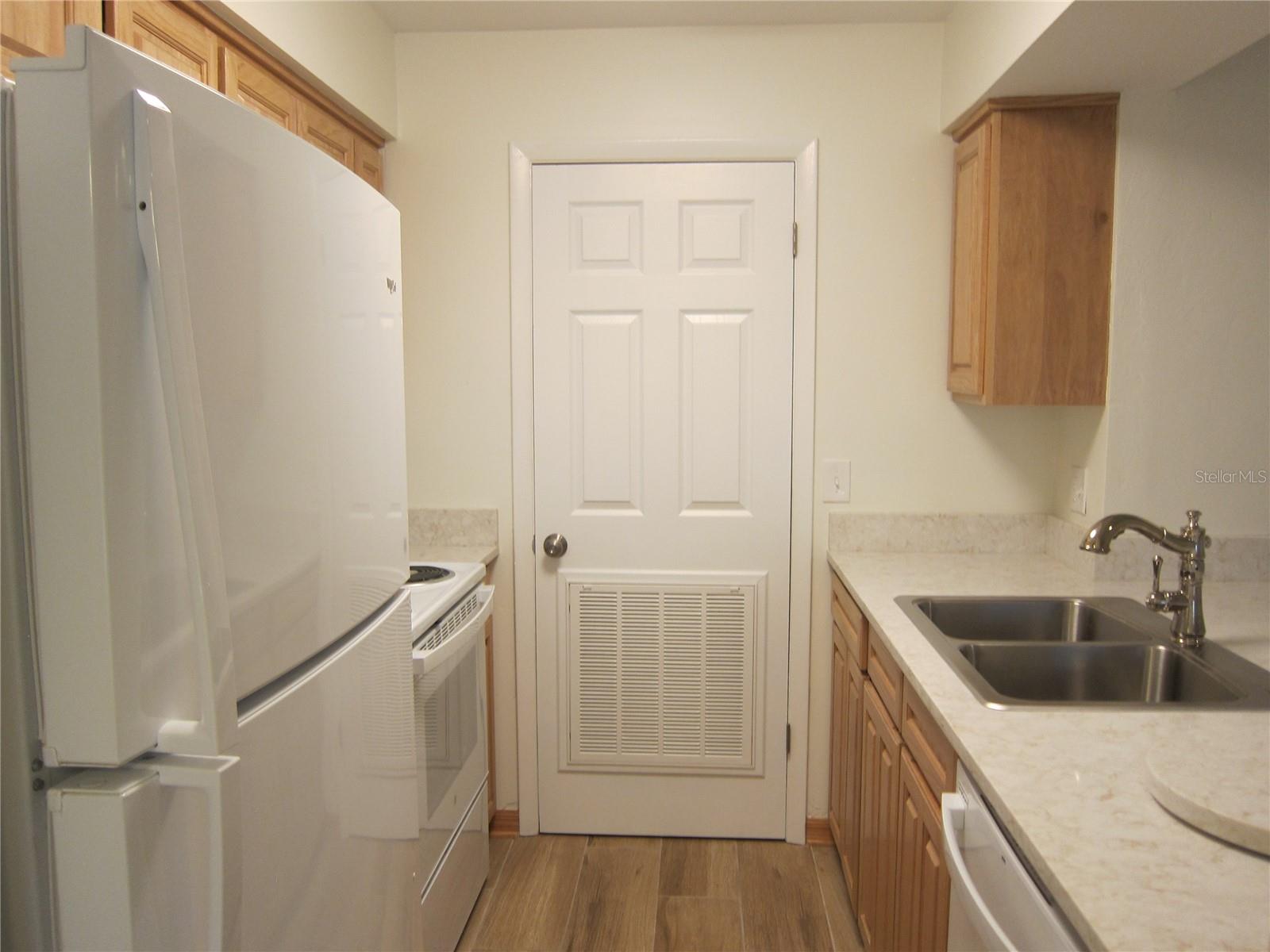 Image 7 of 27 For 7023 21 Lane