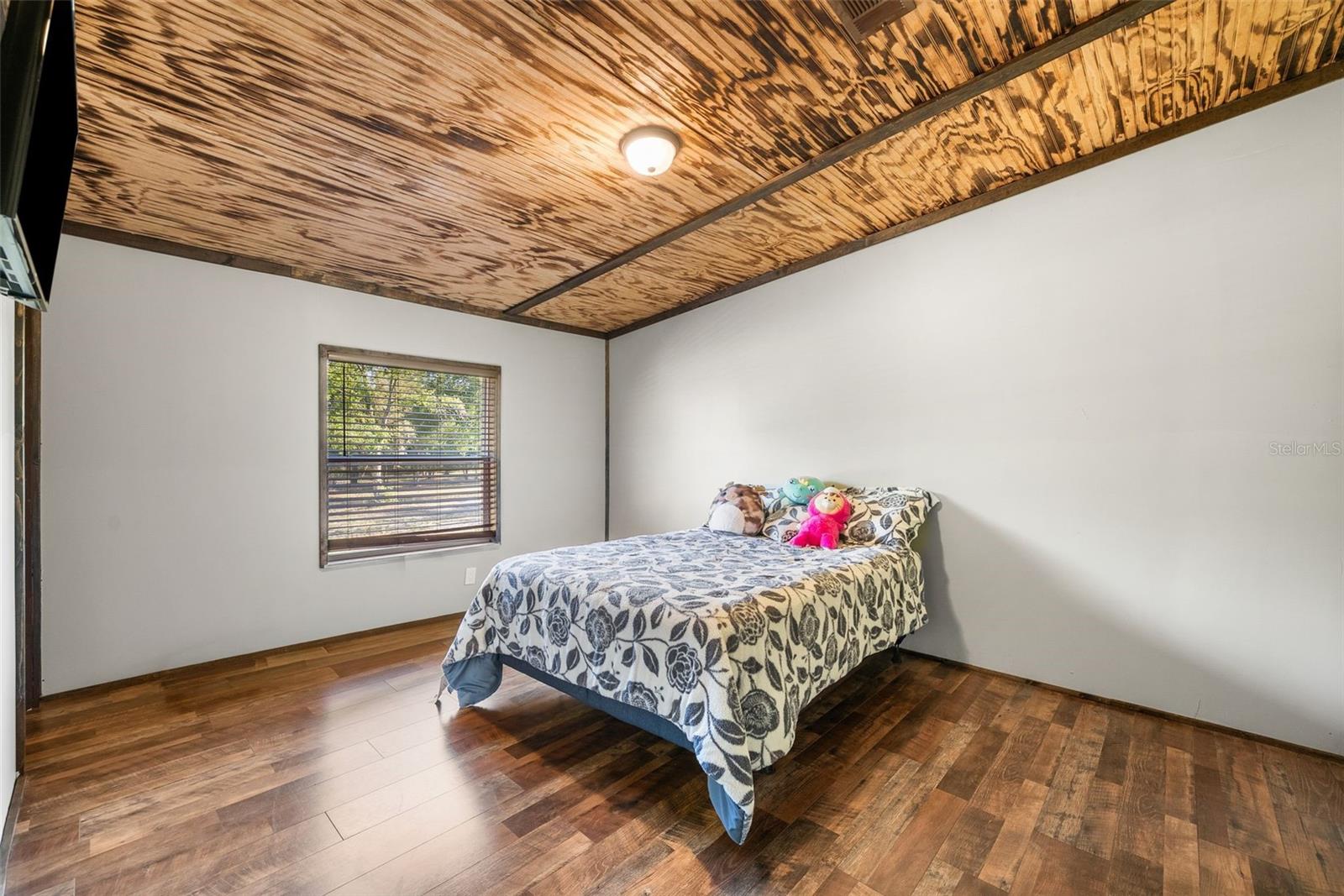 Image 11 of 41 For 16193 24th Street
