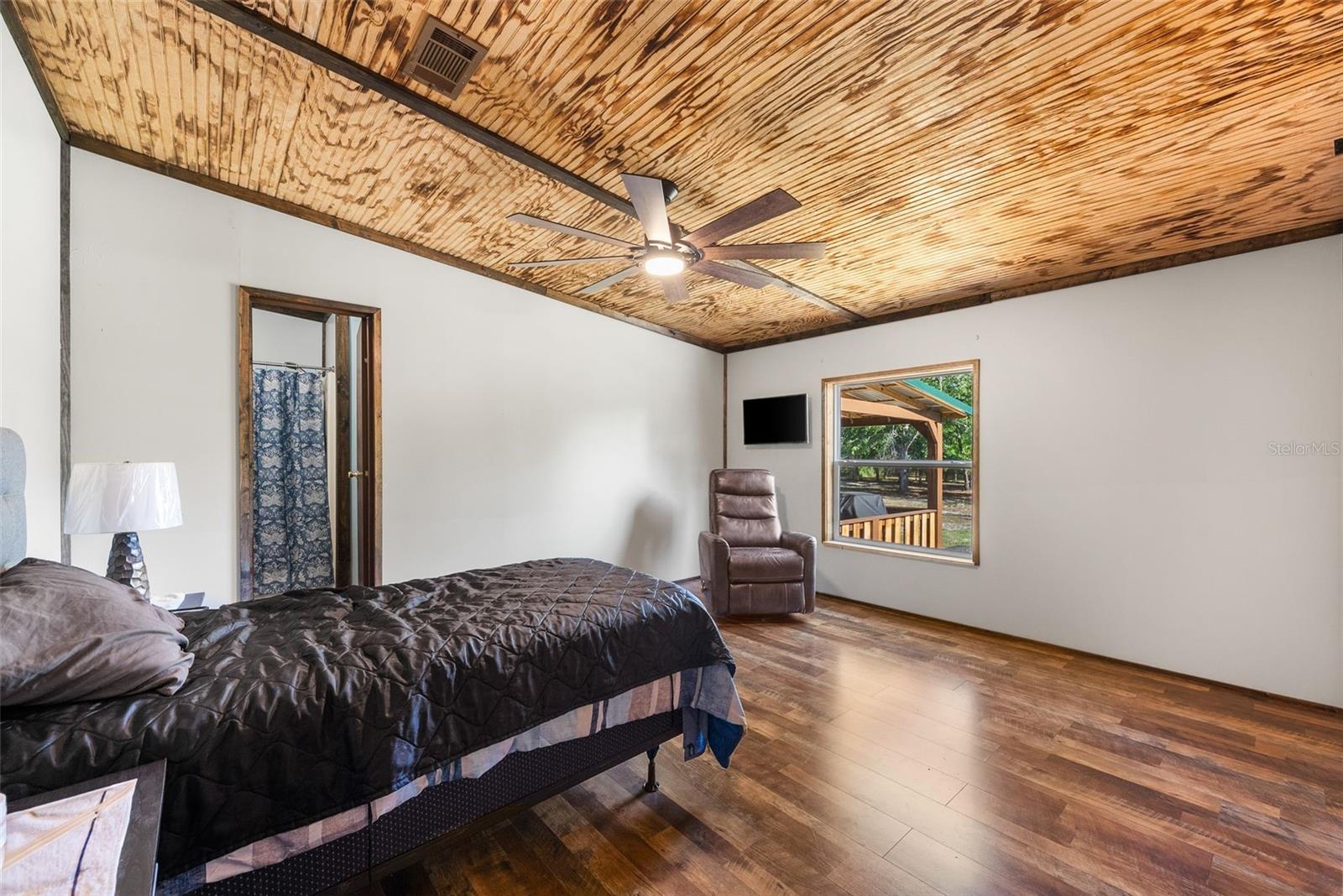 Image 15 of 41 For 16193 24th Street
