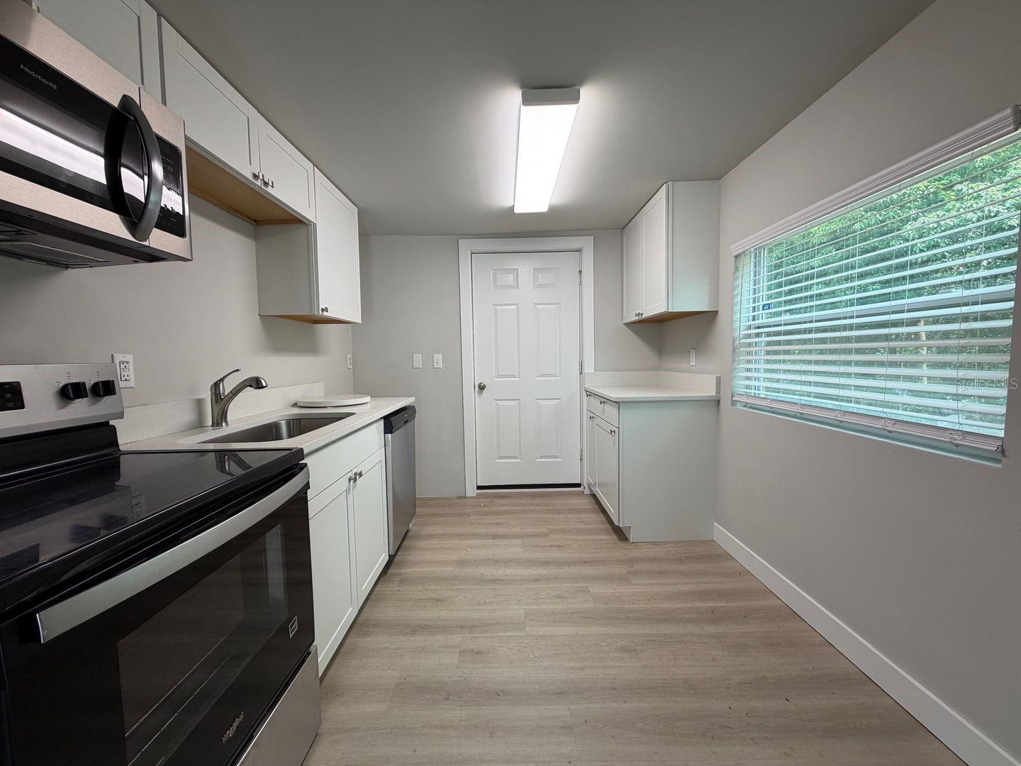 Image 3 of 8 For 2109 45th Terrace