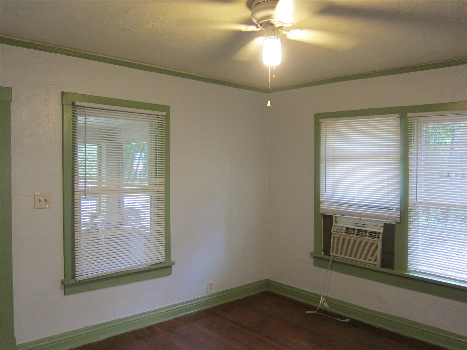 Image 15 of 38 For 720 22 Avenue