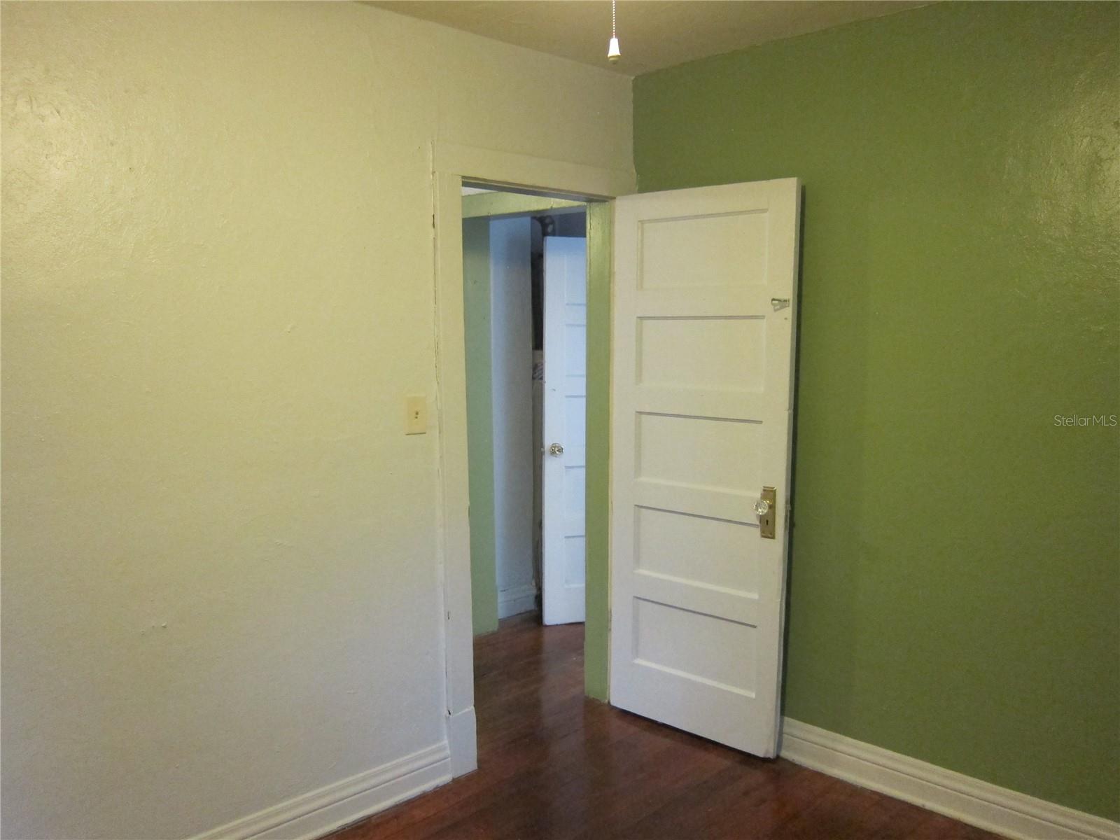 Image 22 of 38 For 720 22 Avenue