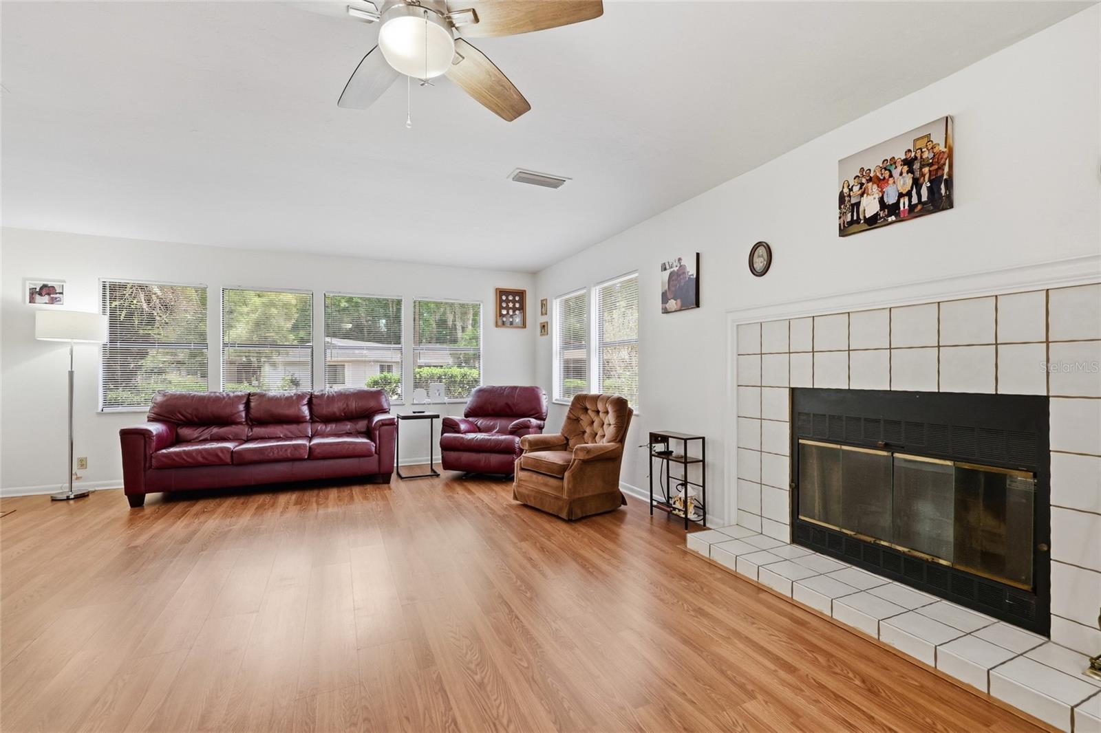Image 11 of 34 For 9028 37th Circle