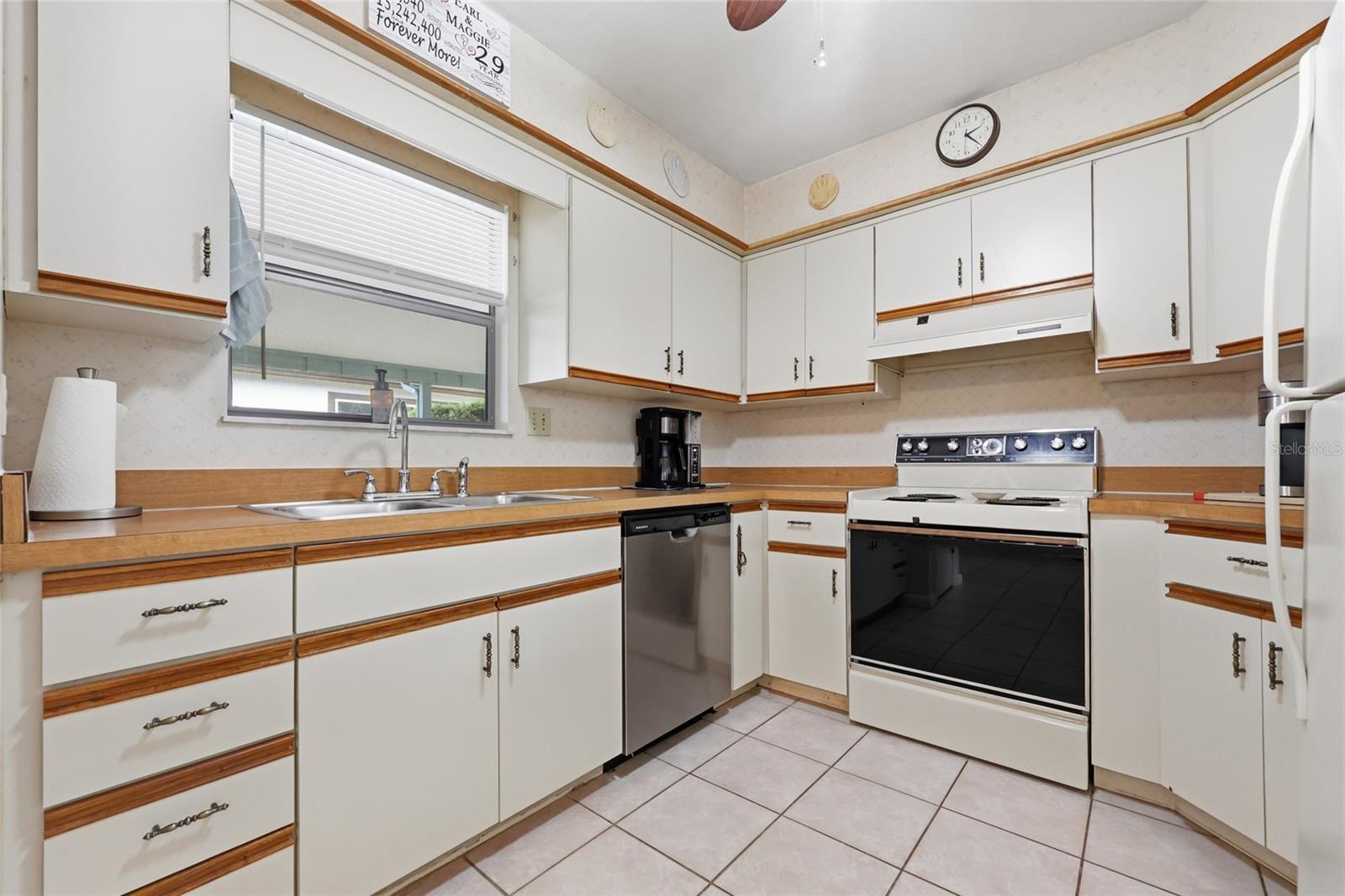 Image 15 of 34 For 9028 37th Circle