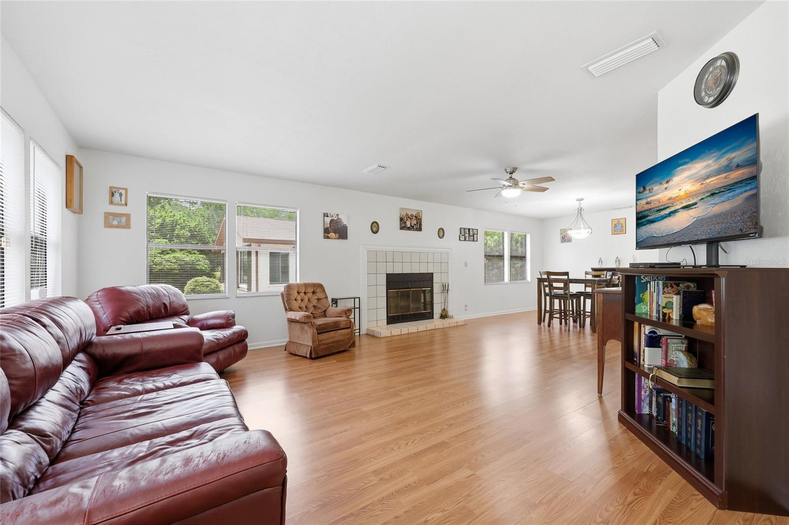 Image 9 of 34 For 9028 37th Circle
